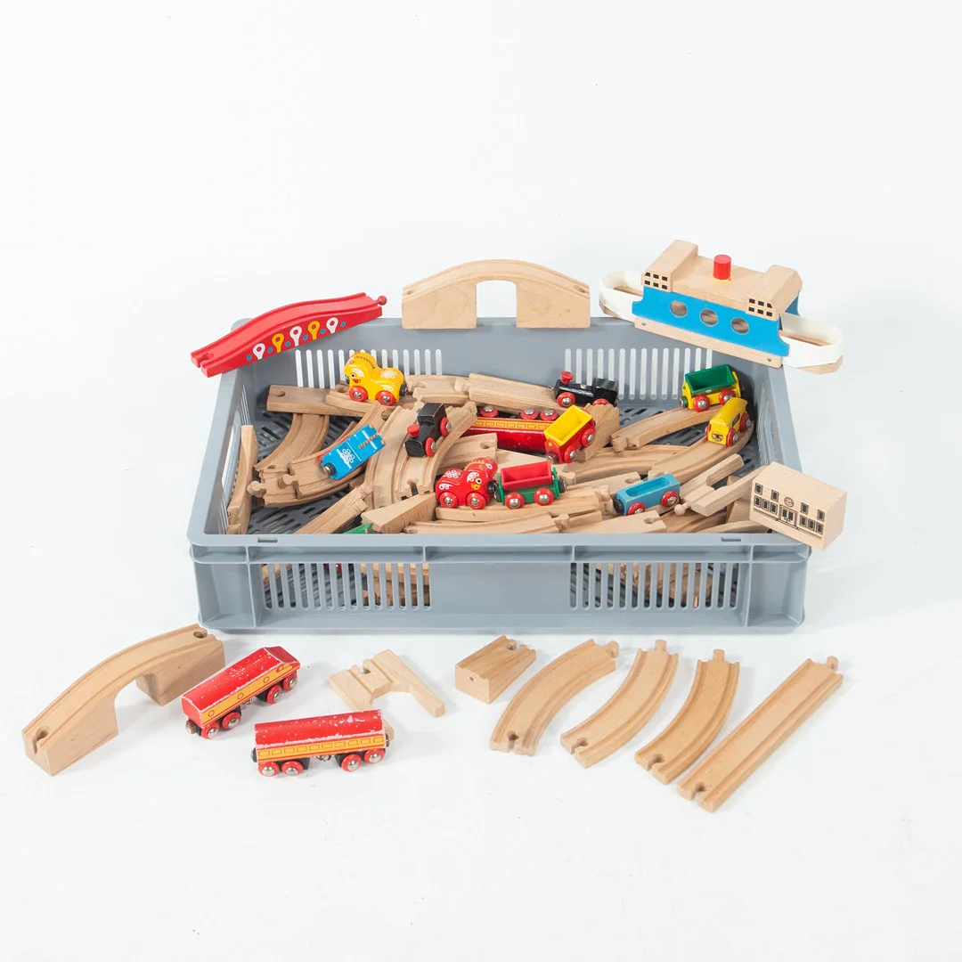 BRIO. Järnväg. — Toys — Laholms Auktionskammare