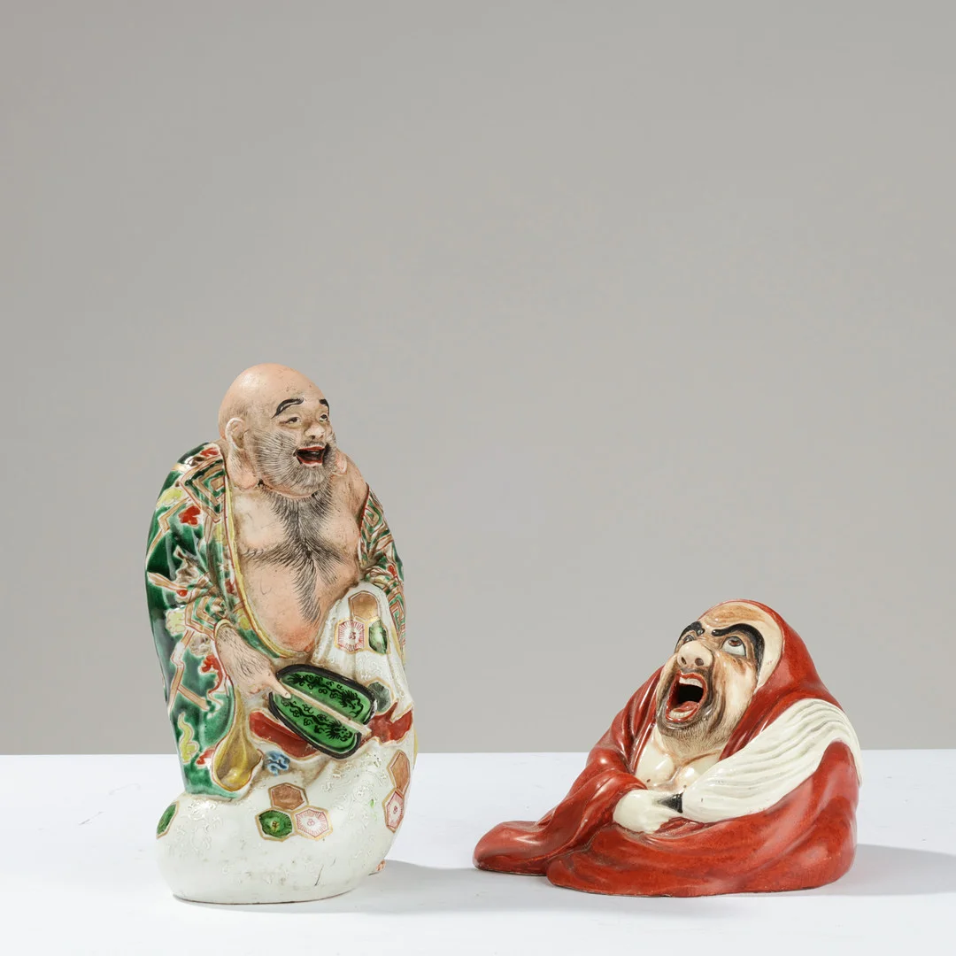 To japanske Kutani porcelænsfigurer, Meiji 1868-1912 (2). — Oriental — Palsgaard Kunstauktioner