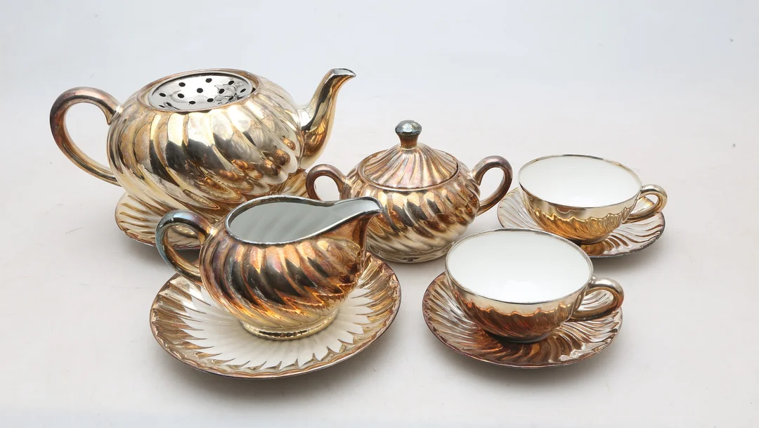 Coffee set in silvery porcelain, 20th Century. — European — Balclis