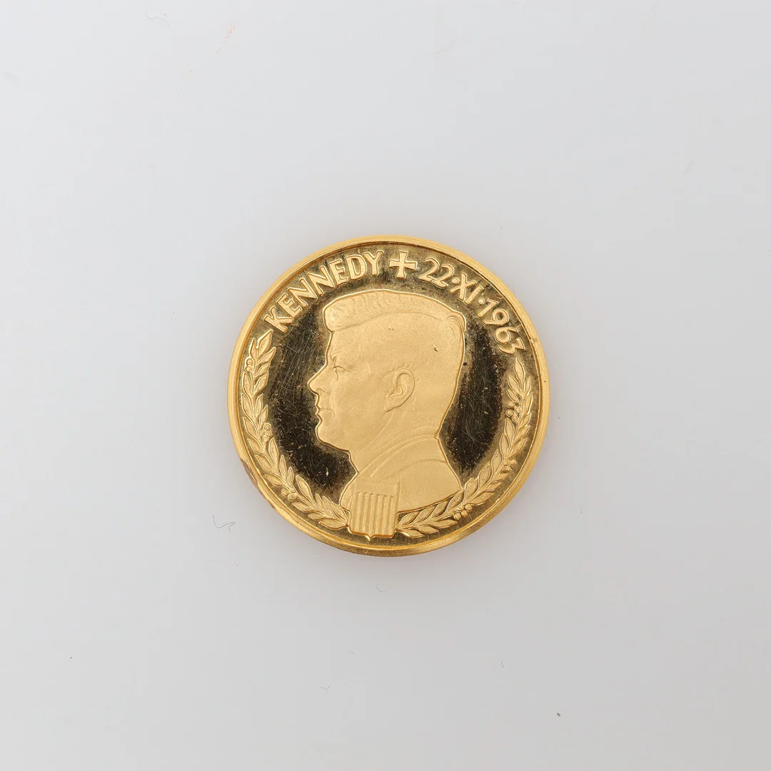 MINNESMYNT, Kennedy 1963, bruttovikt ca 3,4 gram. — Coins & Banknotes — Borås Auktionshall