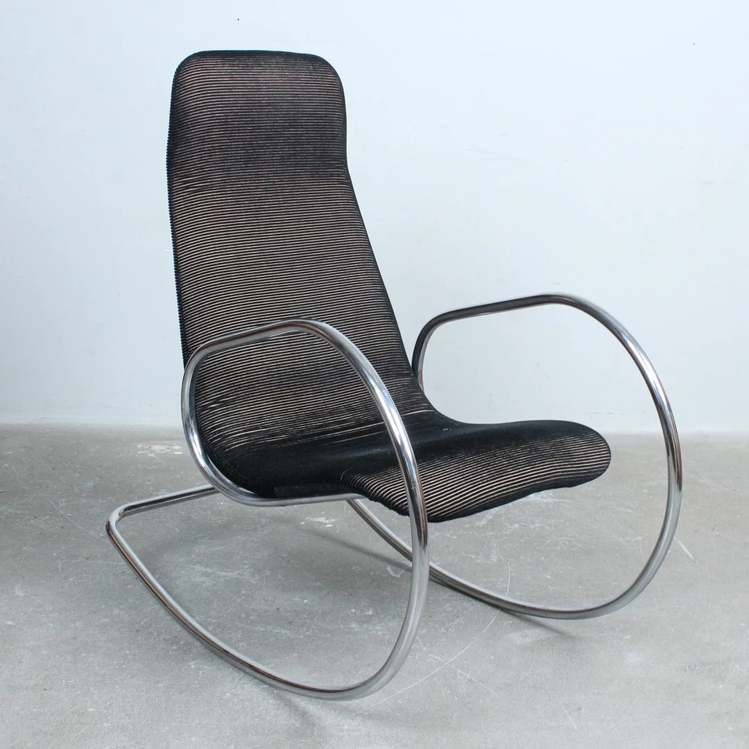 ULRICH BÖHME. Thonet, Schaukelstuhl / Stuhl, Modell 'S826' Stahl, verchromt, Stoff. — Armchairs & Chairs — Stockholms Auktionsverk Düsseldorf/Neuss