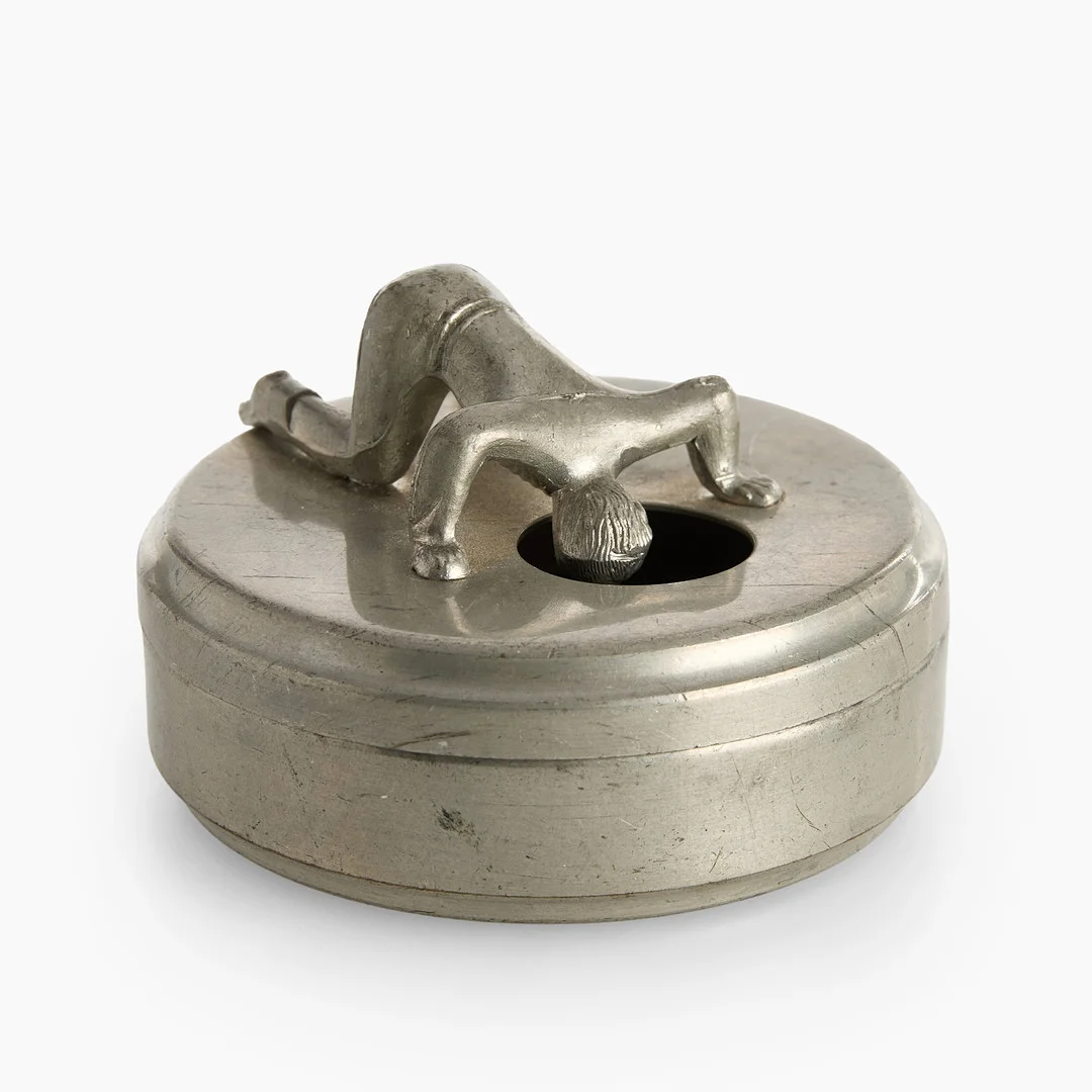 MANCHETTKNAPPASK, Widerholm & Dahlberg, Eskilstuna, 1930/40-tal, tenn. — Pewter, Brass & Copper — Crafoord Auktioner Stockholm