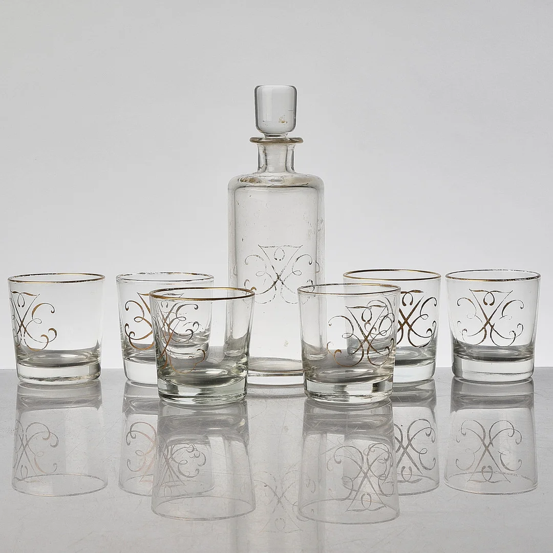KARAFF + 6 WHISKEYGLAS Monogram. — Tableware — Metropol Auktioner