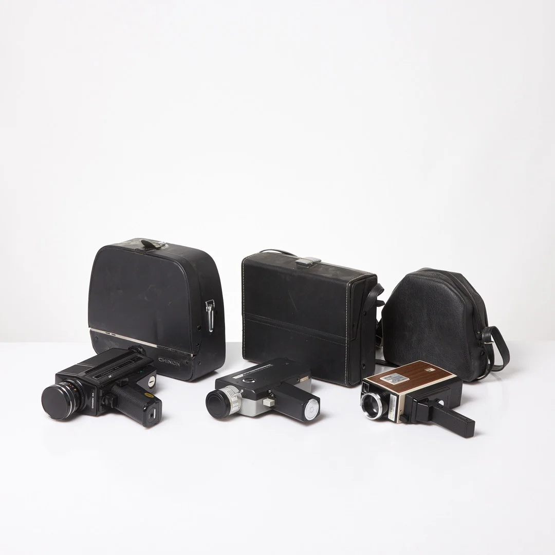KAMEROR, 3 st, Super 8, Astral, Chinon, Sedic. — Cameras & accessories — Stockholms Auktionsverk Sickla