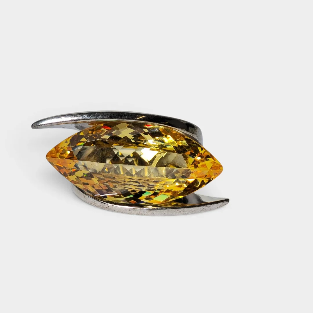Anillo en plata con circonita color amarillo. — Rings — Barcelona Auctions