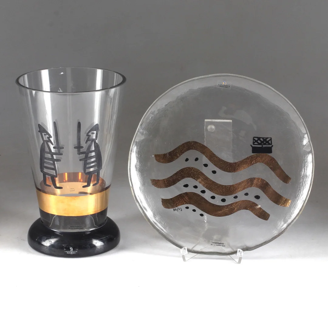 BENGT LINDBERG. Vas med fat, 2 delar glas, signerad, Bergdala, Sverige. — Utility glass — Stadsauktion Sundsvall