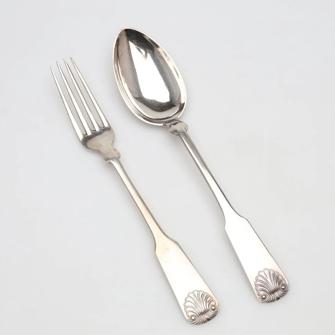 BESTICK 2 stycken, Danmark, silver, vikt ca 124 gram. — Silver — Borås Auktionshall