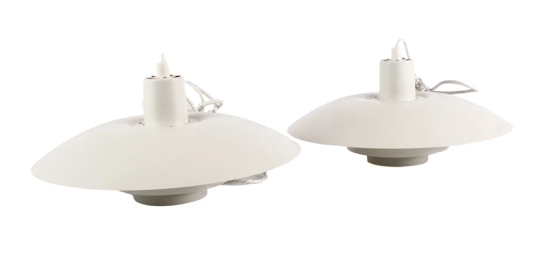 Poul Henningsen. A pair of PH4/3 pendants. (2) — Lamps and lighting/Pendant lights — Lauritz