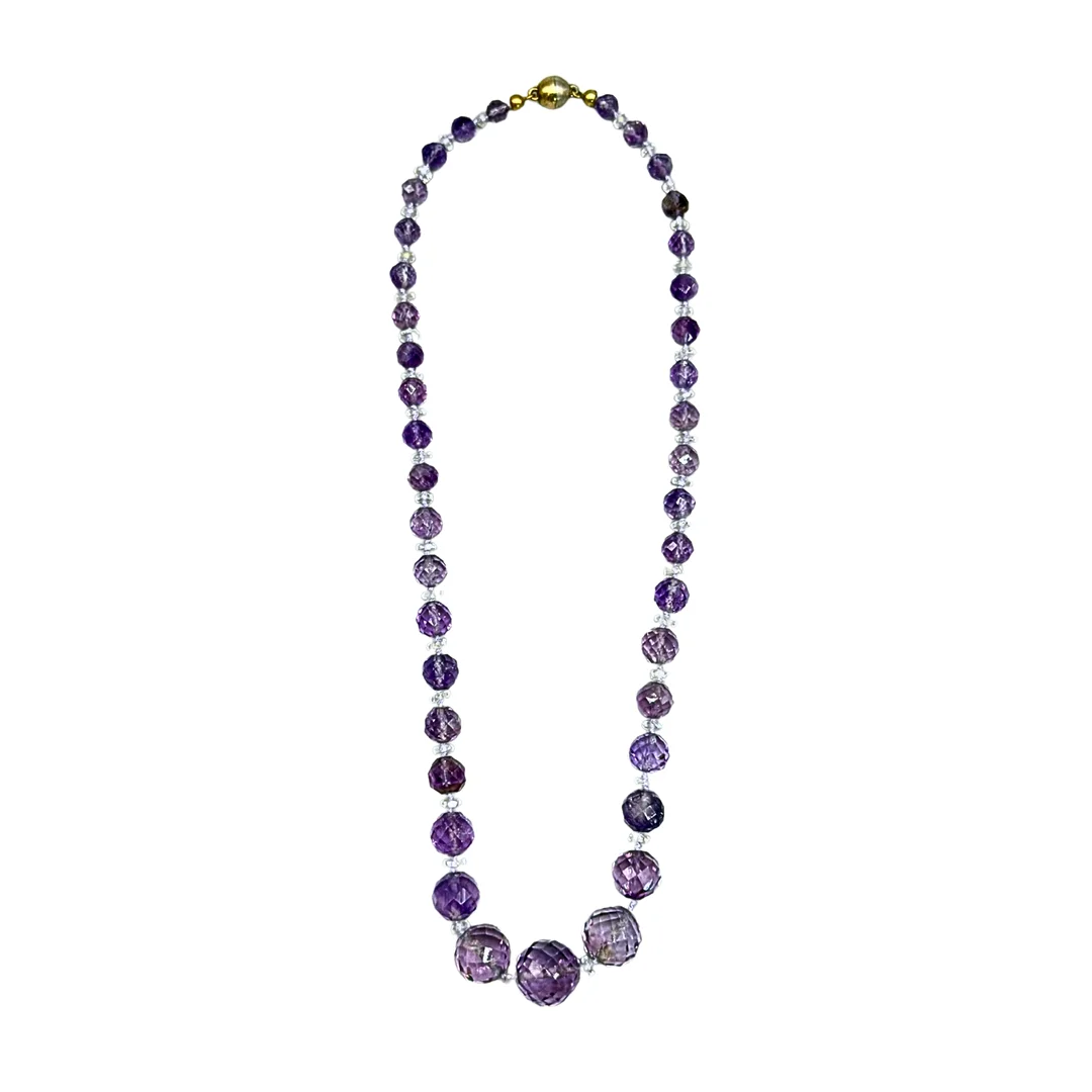 VIOLETTE PERLENKETTE MIT MAGNETVERSCHLUSS AUS 925ER SILBER. — Necklace — Auktionshaus Stuber's Hammerschlag