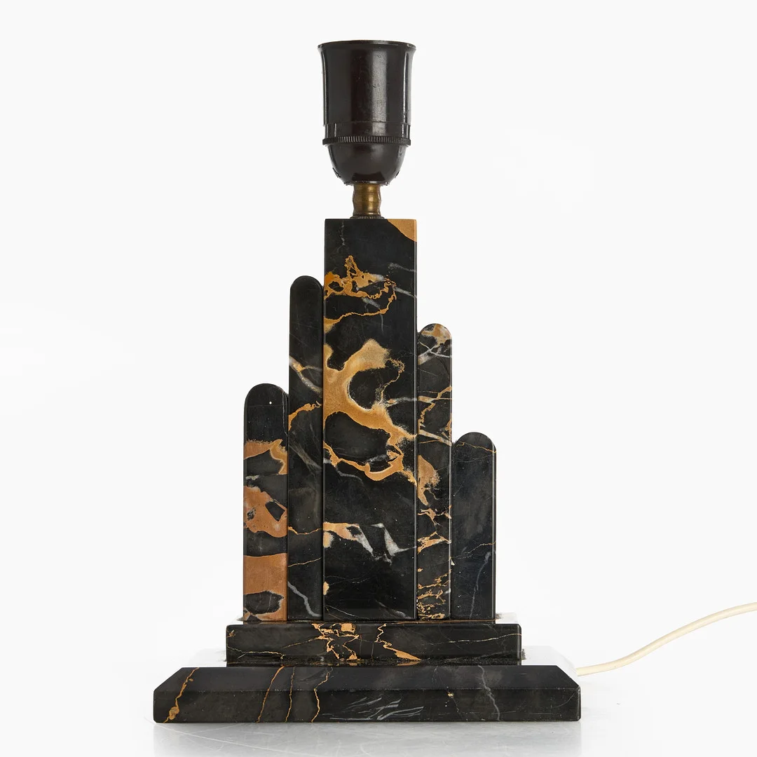 BORDSLAMPA, 1930-tal. Art Deco. Fot i svart marmorerad sten. — Table Lamps — Crafoord Auktioner Stockholm