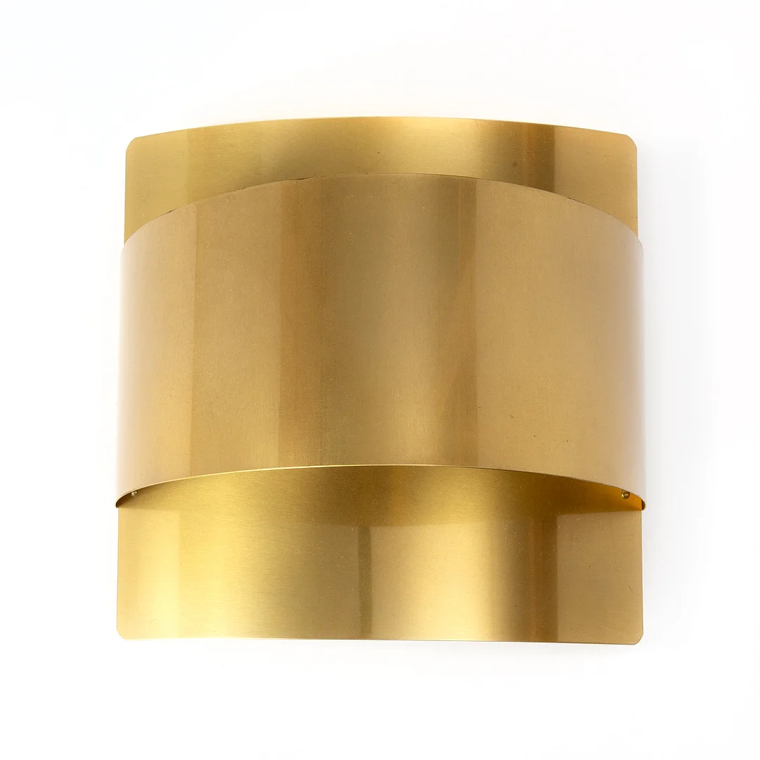 PETER CELSING. Vägglampa, "Band", mässing, Markaryd. — Wall Lights — Stockholms Auktionsverk Göteborg