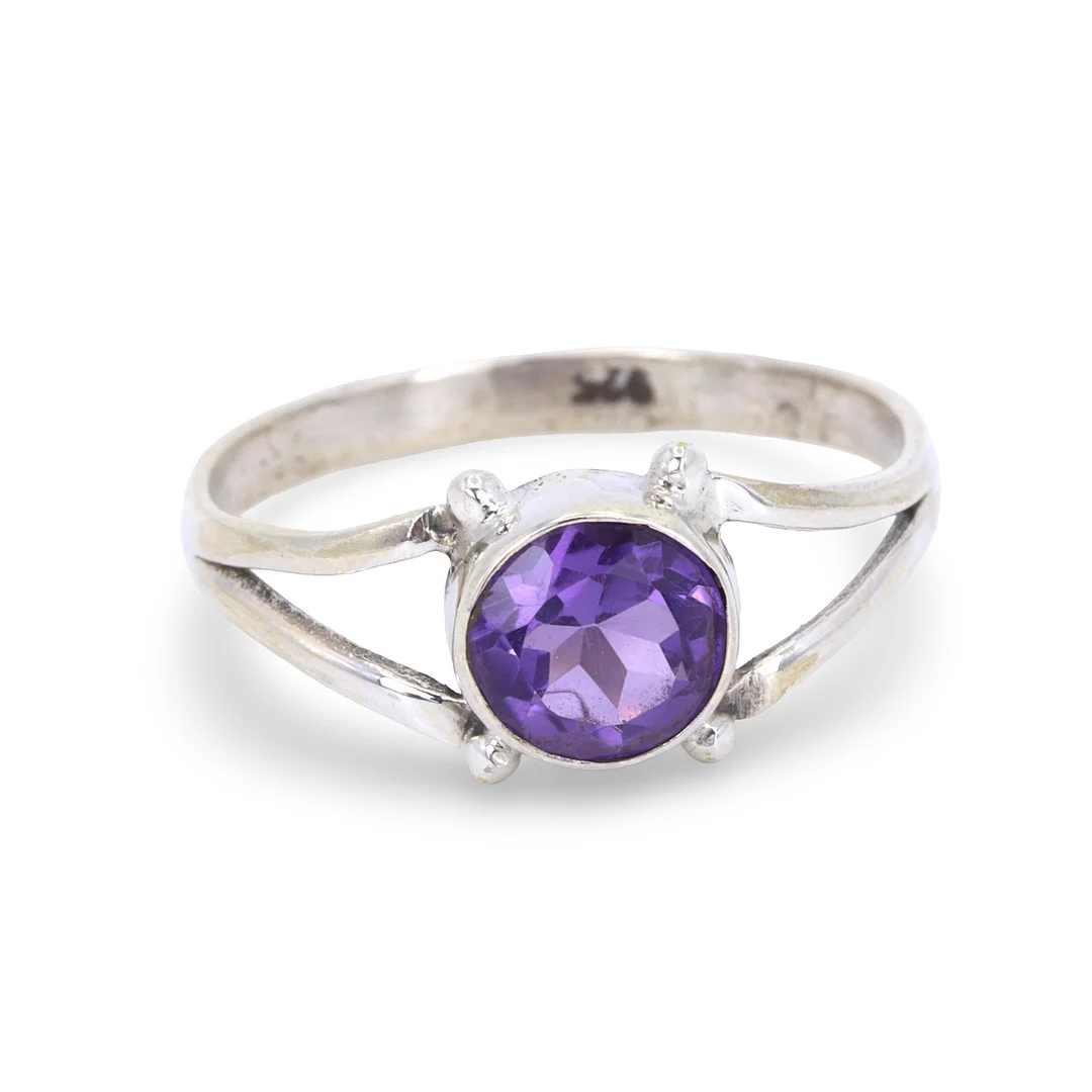 AMETHYST SILVER RING. — Rings — Chalkwell Auctions