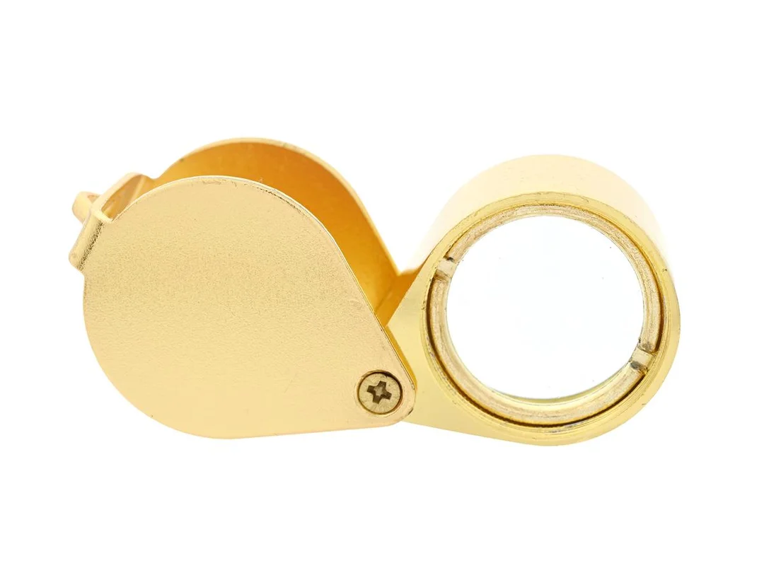 LUPP, gulmetall, ca 10x förstoring, 30,0 x 21,0 mm, plastetui. — Övrigt/Övrigt — Kaplans
