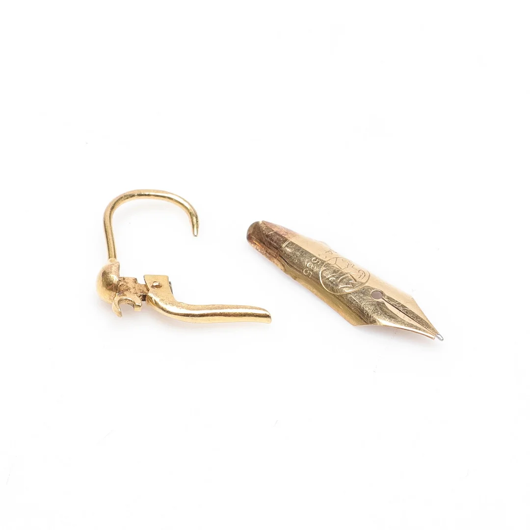 SKROTGULD, 2 delar, 14K-18K, Guld, vikt cirka 0,9 gram. — Jewellery — Gomér & Andersson Linköping