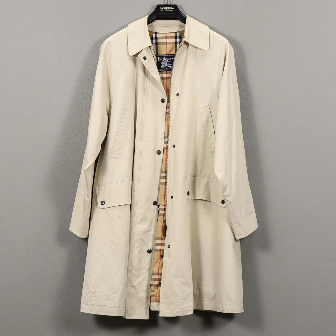 BURBERRY, damkappa. — Vintage & Designer Fashion — Karlstad Hammarö Auktionsverk
