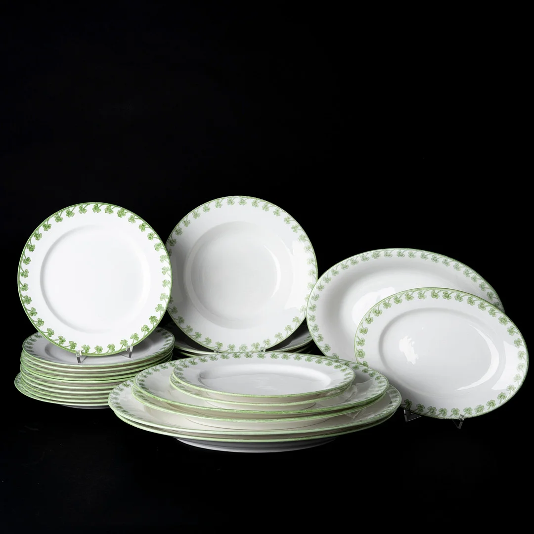 GUNNAR WENNERBERG. Servisdelar, 24 st, porslin, "Gunnar", Gustavsberg, 1900-talets början. — Tableware — Auktionshuset Kolonn