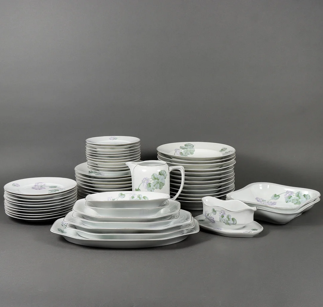 MATSERVIS 52 delar. — Tableware — Karlstad Hammarö Auktionsverk