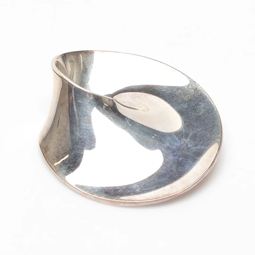 VIVIANNA GRANDCHILD BABY-HUBE, sterling silver, brosch, design no 374, Georg Jensen, Danmark. — Brooches & Pendants — Gomér & Andersson Linköping