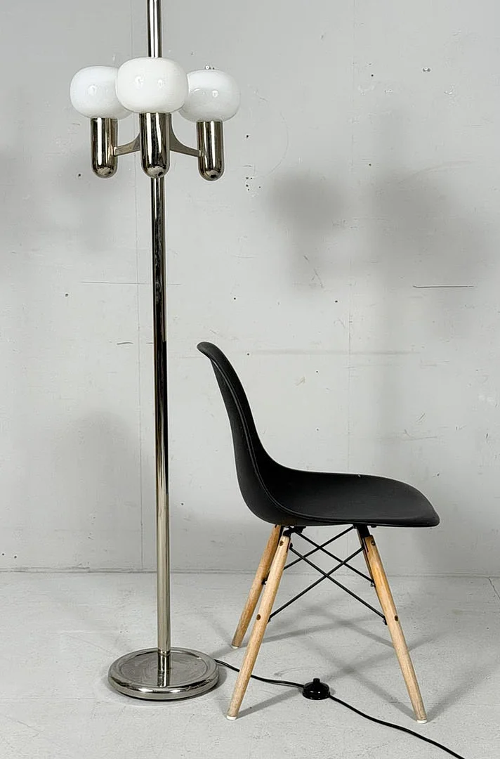 Mid Century Stehlampe/Stehleuchte von Gaetano Sciolari, Italien, 1970er Jahre. — Floor lights — Stockholms Auktionsverk Düsseldorf/Neuss