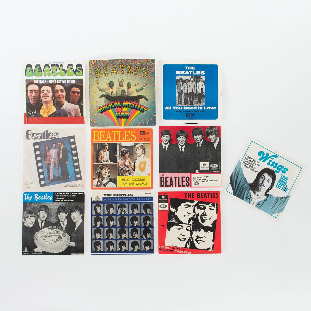 THE BEATLES SINGLAR 7" 9st. — Audio, Vinyl & Hi-Fi — Laholms Auktionskammare