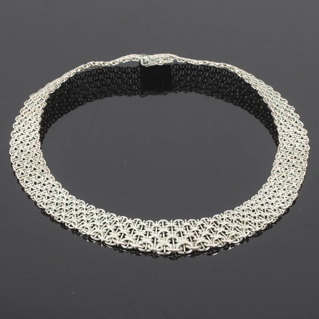 COLLIER, Sterling silver, doserat 4 radigt x-län, Golden Swan , Stockholm. 19/2000-tal. — Necklace — Stadsauktion Sundsvall
