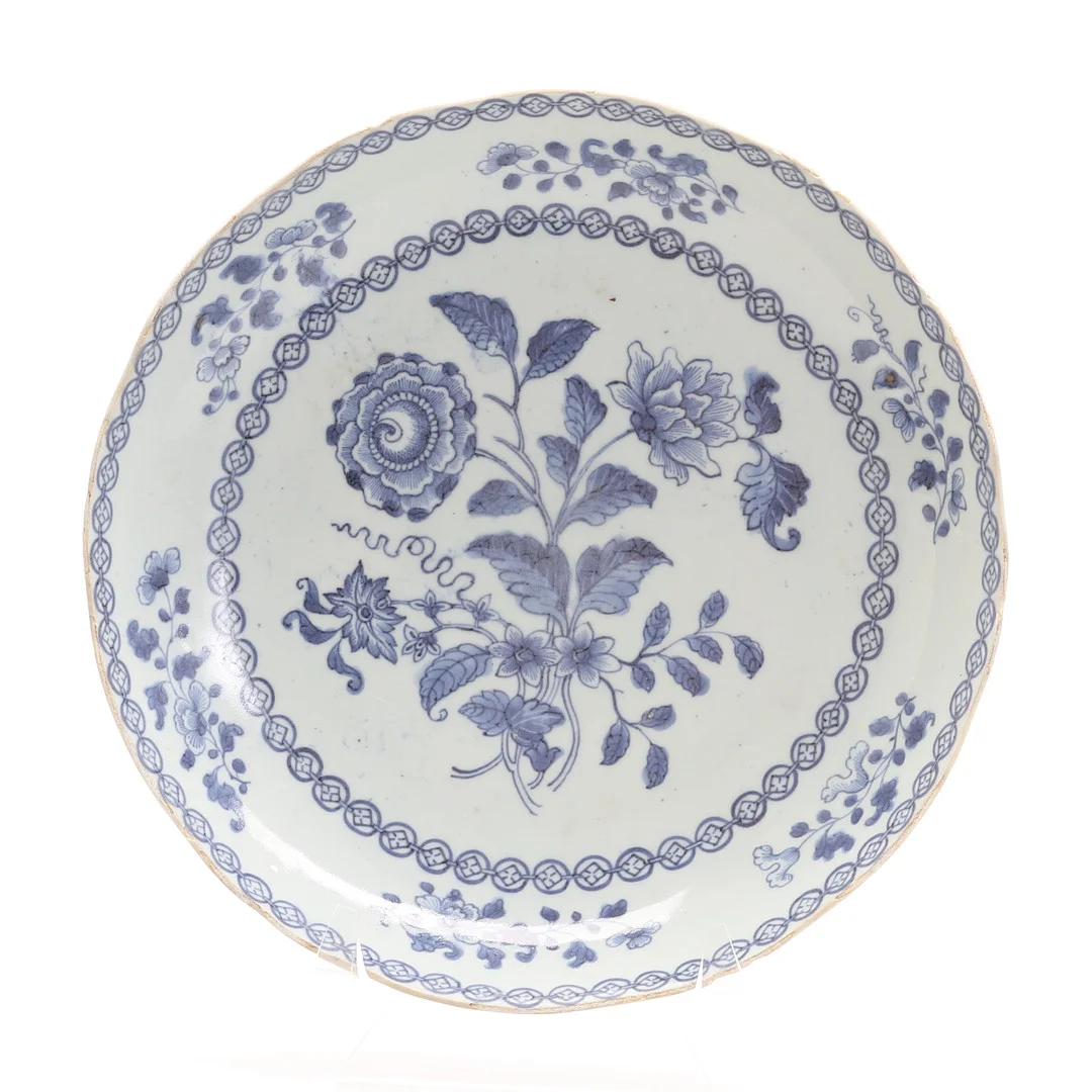 SKÅLFAT, porslin, Kina 1700-tal. — Ceramics & Porcelain — RA Auktionsverket Norrköping