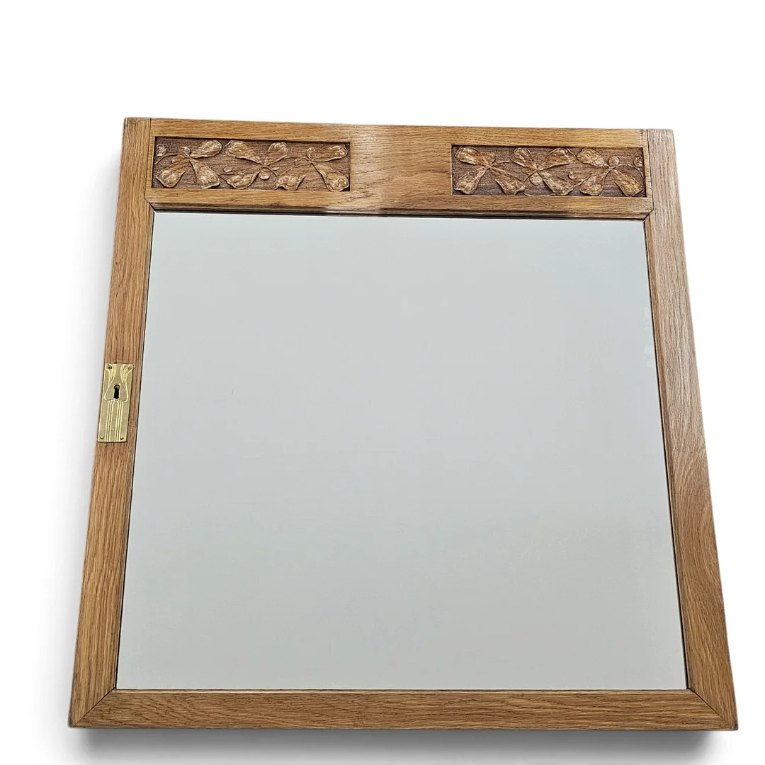 Puerta-espejo en madera de roble estilo modernista. — Mirrors — Arce Auctions