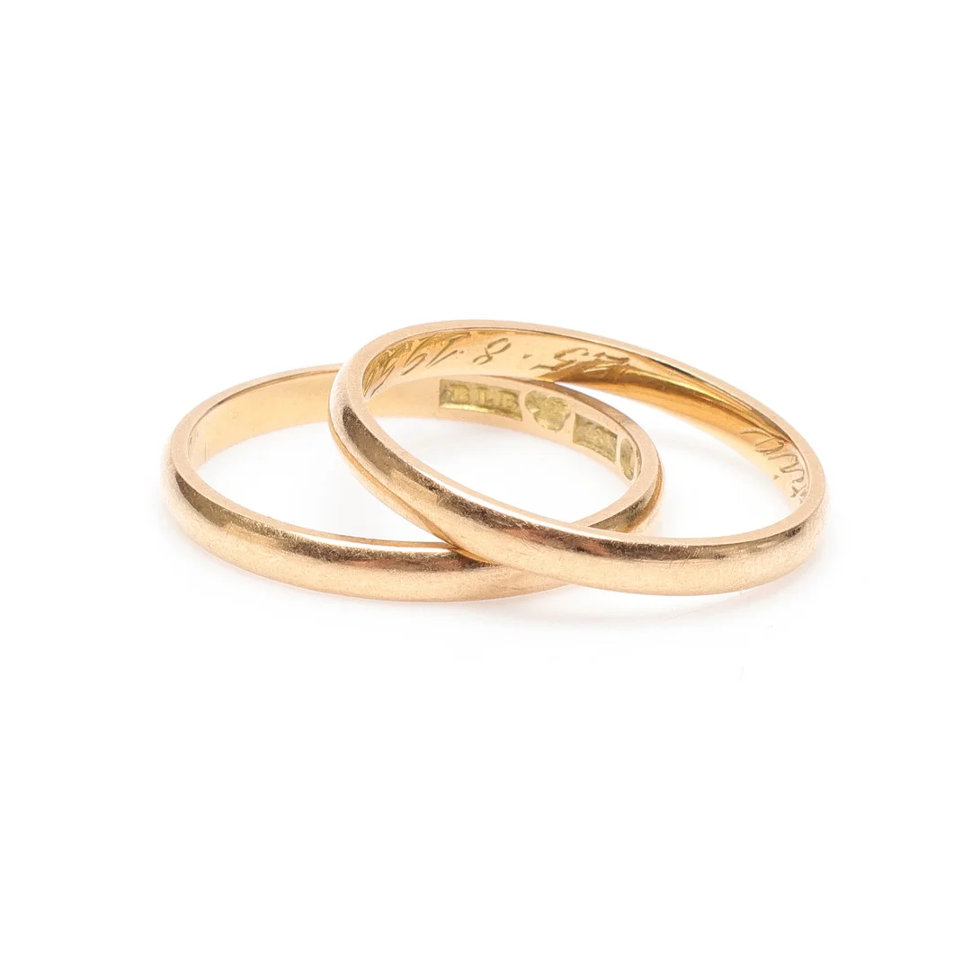 RINGAR, 2 st, 18k guld, slät modell, vikt ca 5,9 g. — Rings — Gomér & Andersson Linköping