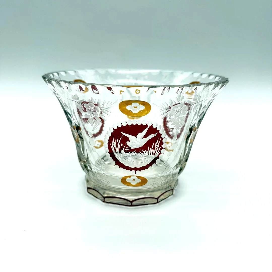 BÖHMISCHE KRISTALLGLASSCHALE IM BIEDERMEIER-STIL. — Art glass — Kunst- und Auktionshaus Kleinhenz