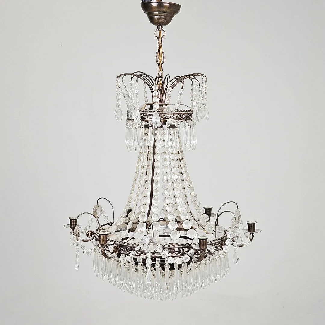 LJUSKRONA, empirstil, 1900-tal, höjd exklusive kedja ca. 60 cm. — Chandeliers — Auktionshuset Thörner & Ek