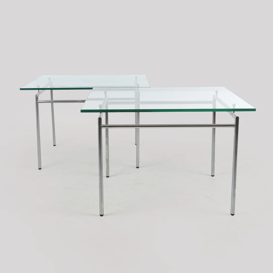 Et par sideborde / lampeborde af forkromet stål og glas (2). — Coffee Tables — Bidstrup Auktioner