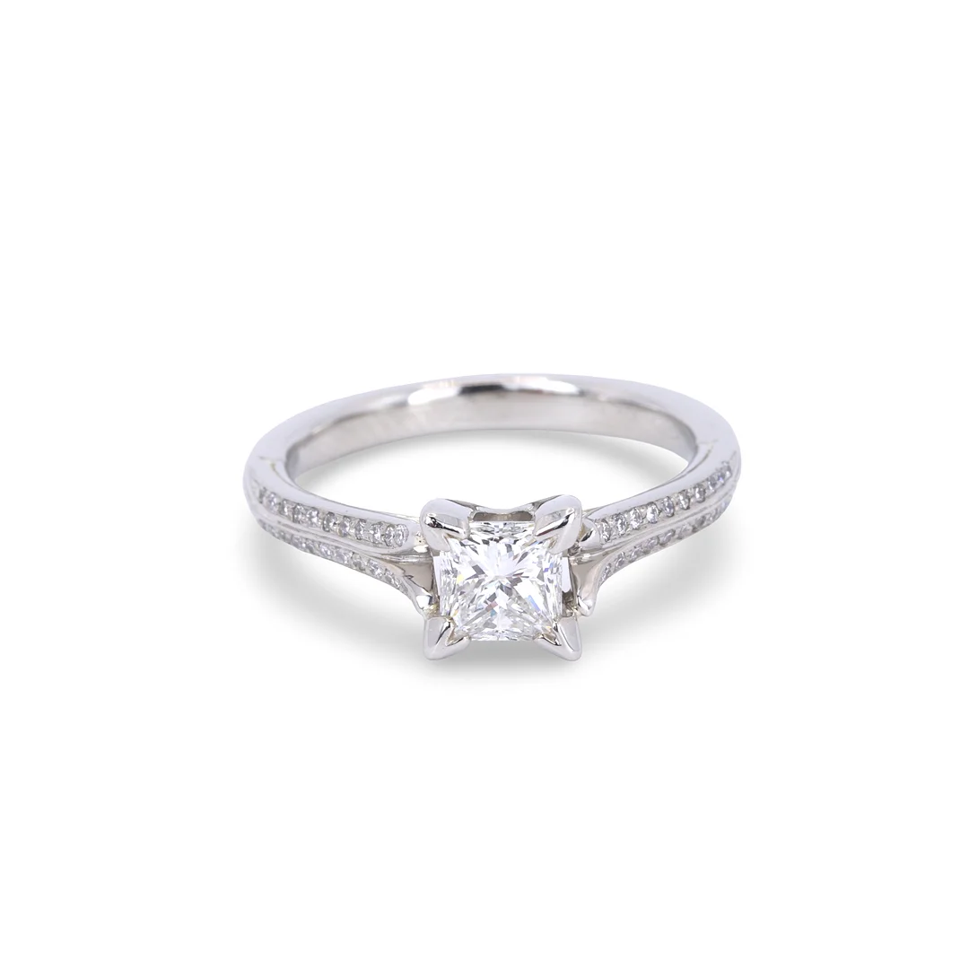 PLATINUM DIAMOND SOLITAIRE RING. — Rings — Chalkwell Auctions