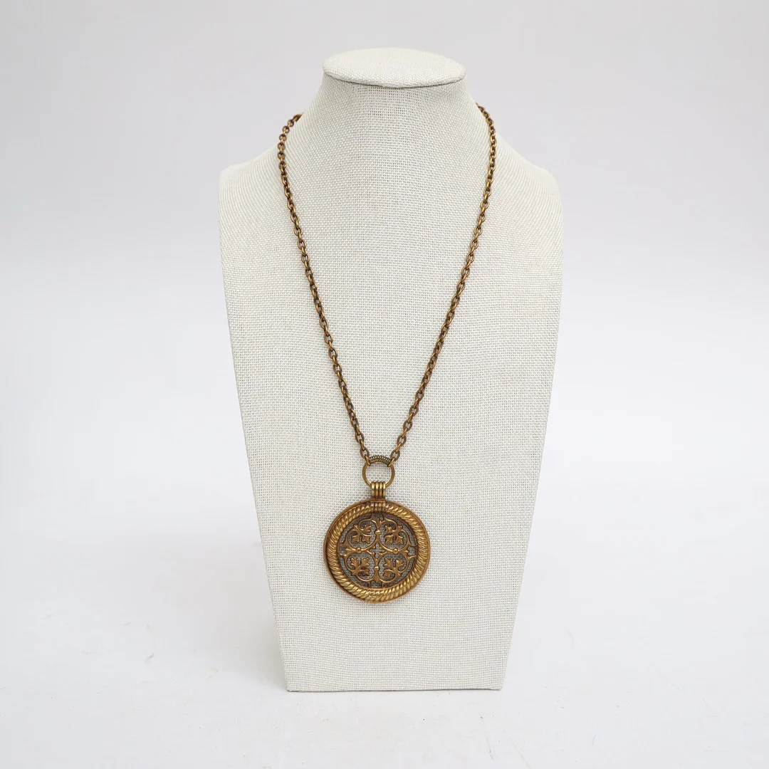 COLLIER, brons, "Tuukkalan-riipus", Kalevala koru, Finland. — Necklace — Falun Auktionsbyrå