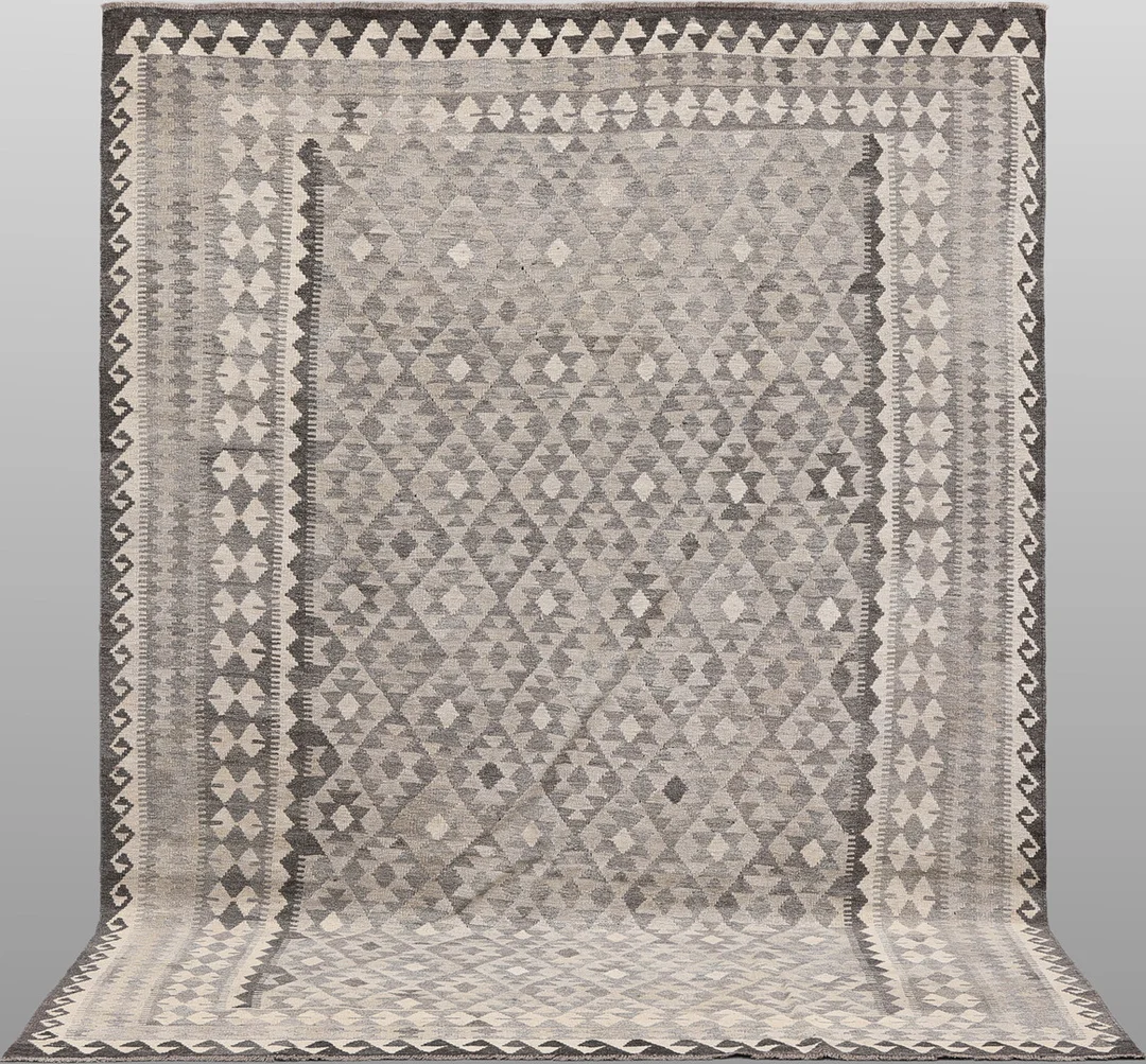 MATTA, "Kelim", 288 x 205 cm. — Oriental Carpets & Textiles — Helsingborgs Auktionskammare