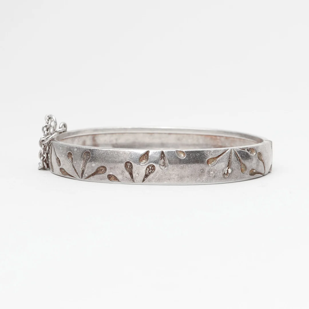 KIRSTI DOUKAS. Armband, "Anna" silver, Kalevala Koru, Finland. — Bracelets — Göteborgs Auktionsverk