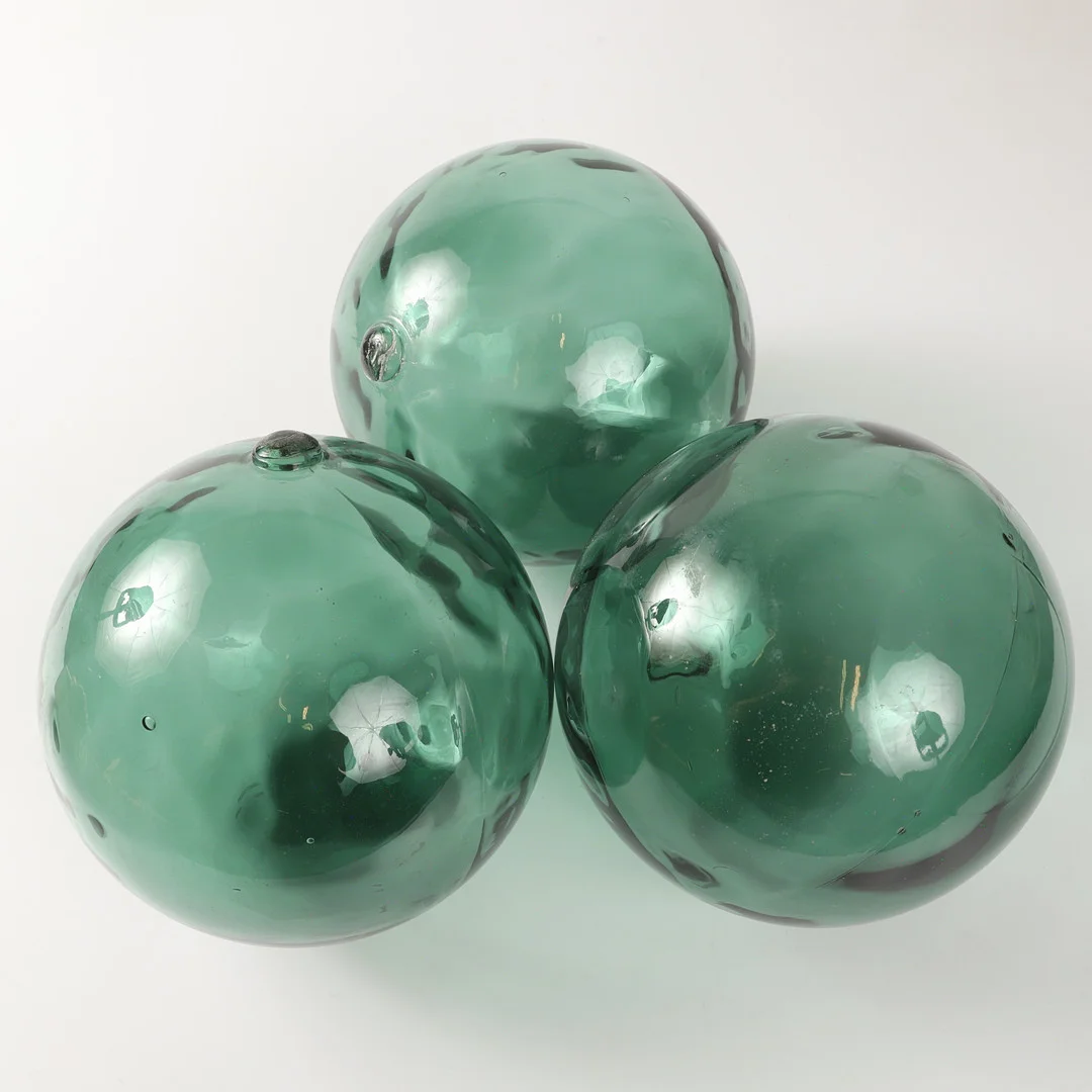 FLÖTEN, 3 stycken, glas, 1900-tal. — Other — Helsingborgs Auktionskammare