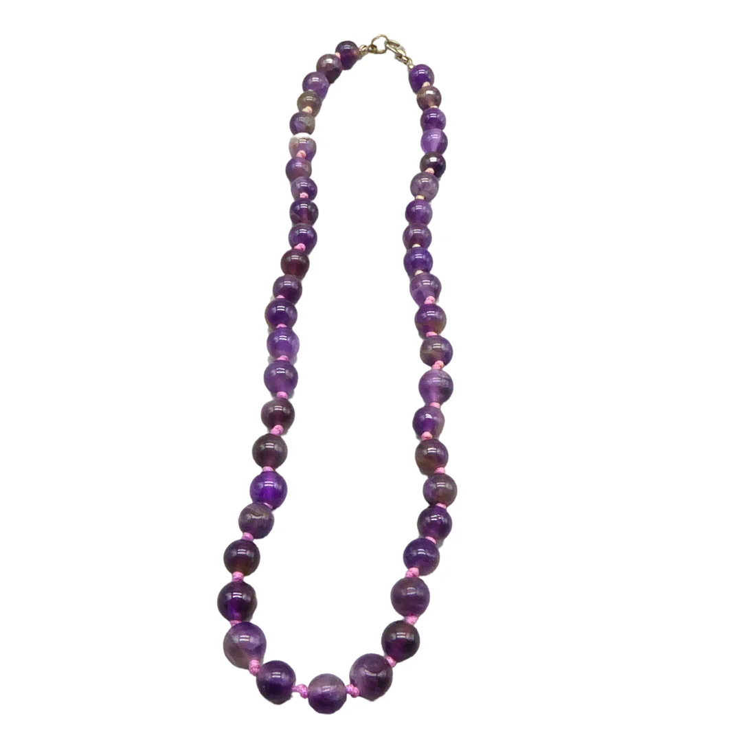 AMETHYST - PERLENKETTE MIT 925ER SILBERVERSCHLUSS. — Necklace — Auktionshaus Stuber's Hammerschlag