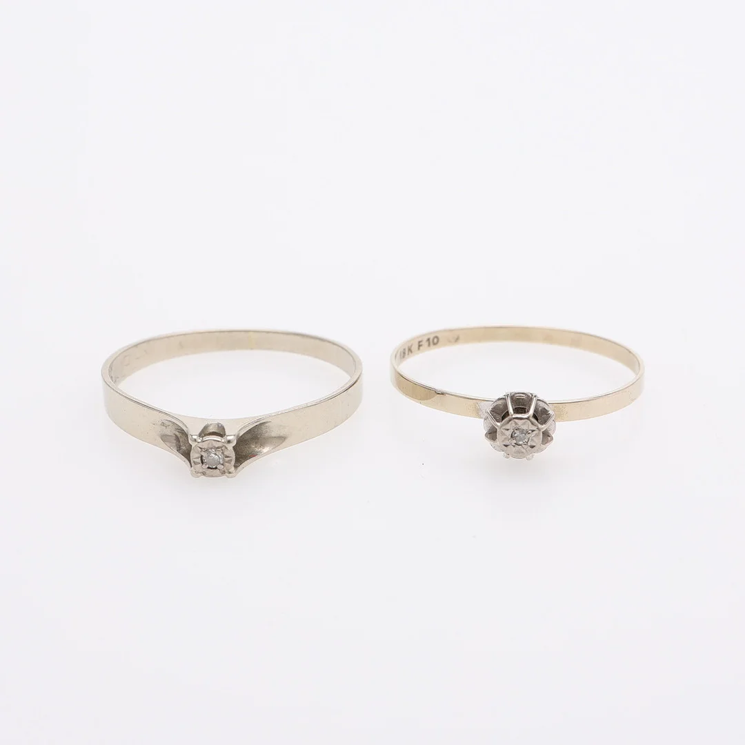 RINGAR, 2 ST, 18 k vitt guld med små diamanter, Guldfynd, 1978 och 1980, totalt 2,7 g. — Rings — Crafoord Auktioner Lund