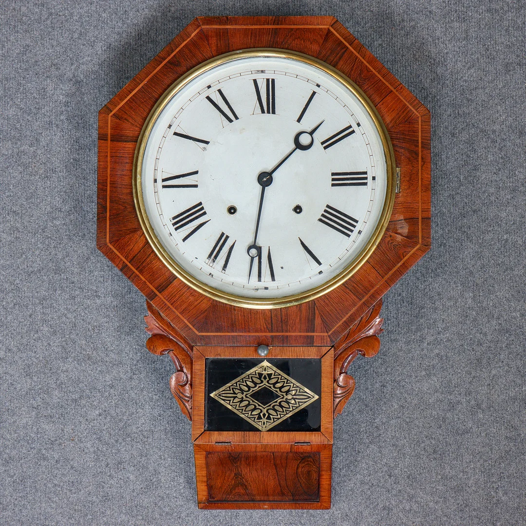 VÄGGUR, E.N. WELCH MFG. CO. FORESTVILLE, CONNECTICUT, USA. — Wall Clocks — Auktionskammaren Sydost Kalmar