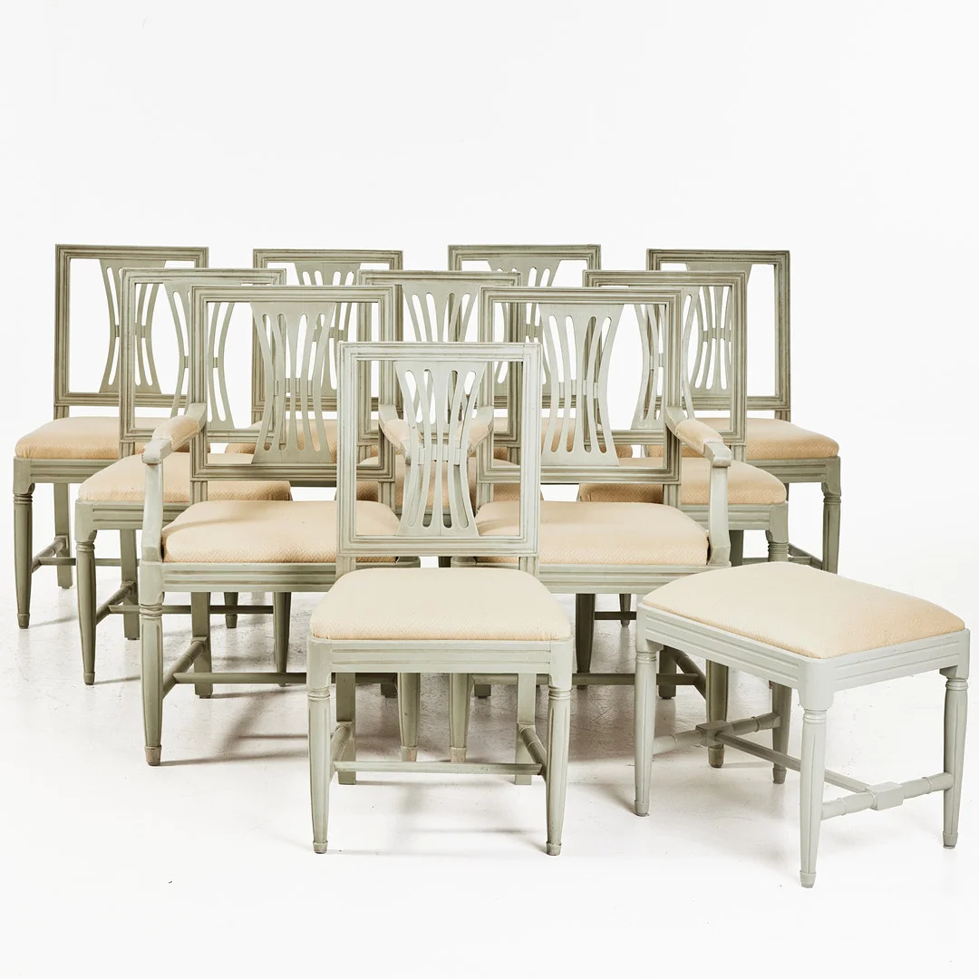 STOLAR, 10 st., varav 2 med karm, och TABURETT, gustavianska, delvis i stil, omkring 1800 samt 1900-talets senare hälft, bemålade, sitsar med gul klädsel. — Armchairs & Chairs — Stockholms Auktionsverk Magasin 5