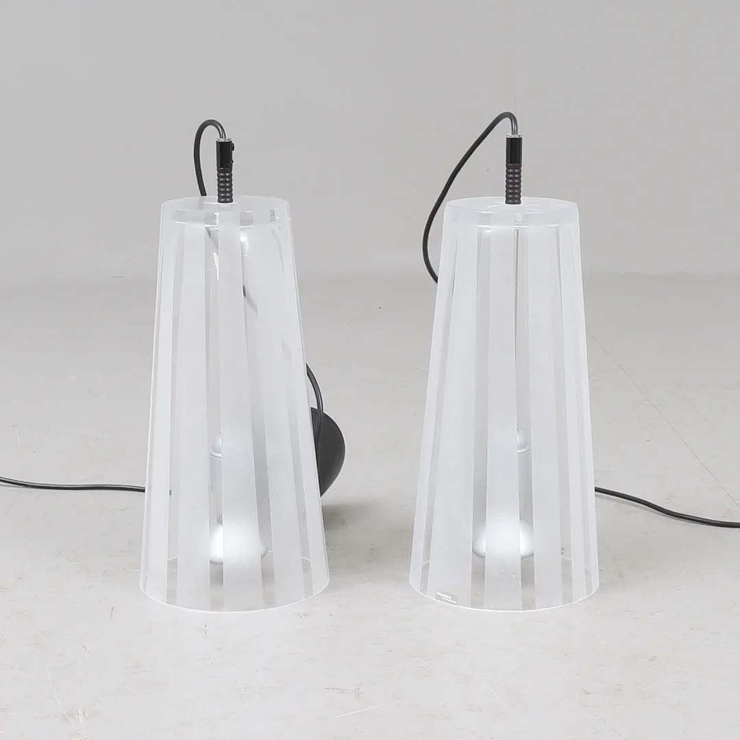 TAKLAMPOR, 2 stycken, glas, Manhattan, Belysningsbolaget Gunnel Svensson. — Ceiling lights — RA Auktionsverket Norrköping