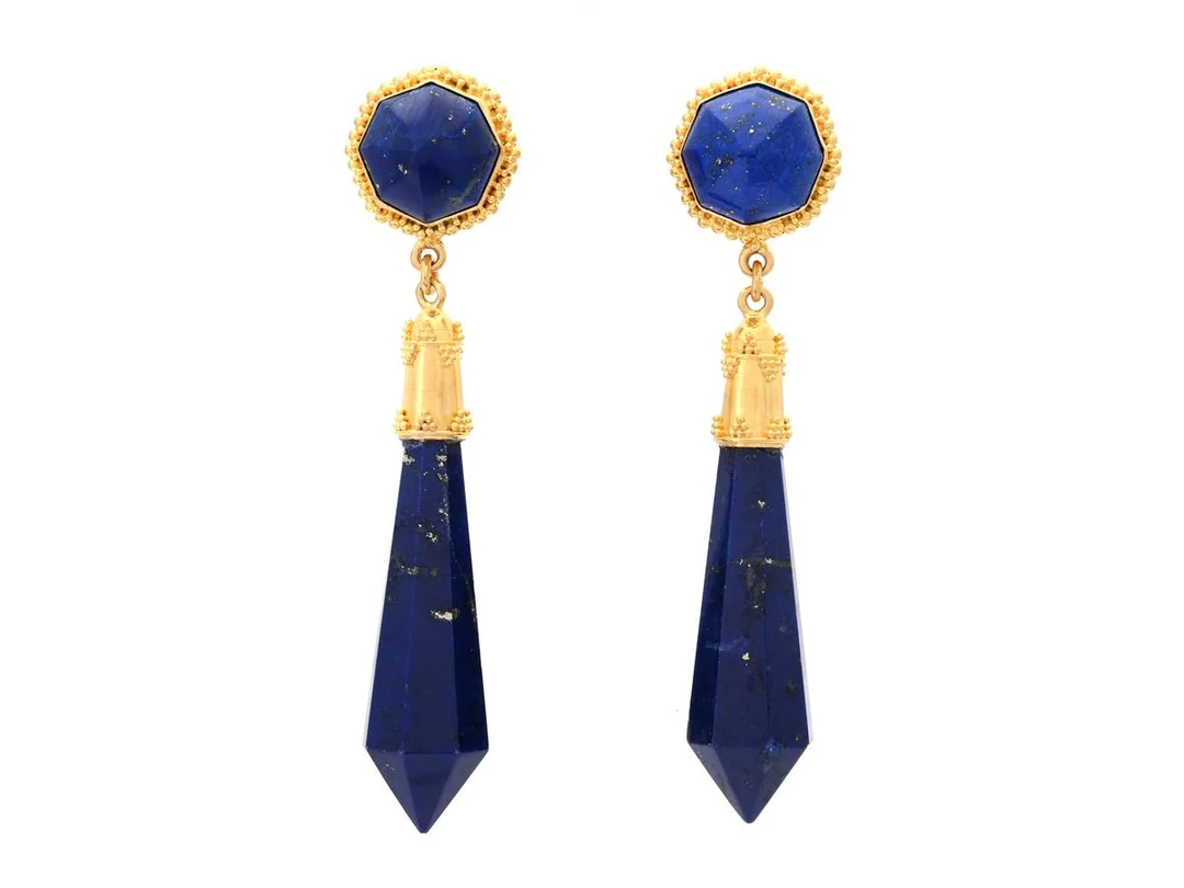 ÖRHÄNGEN, 18K guld, lapis lazuli, höjd 56 mm, vikt 13,8 g, stift. — Smycken/Örhängen — Kaplans