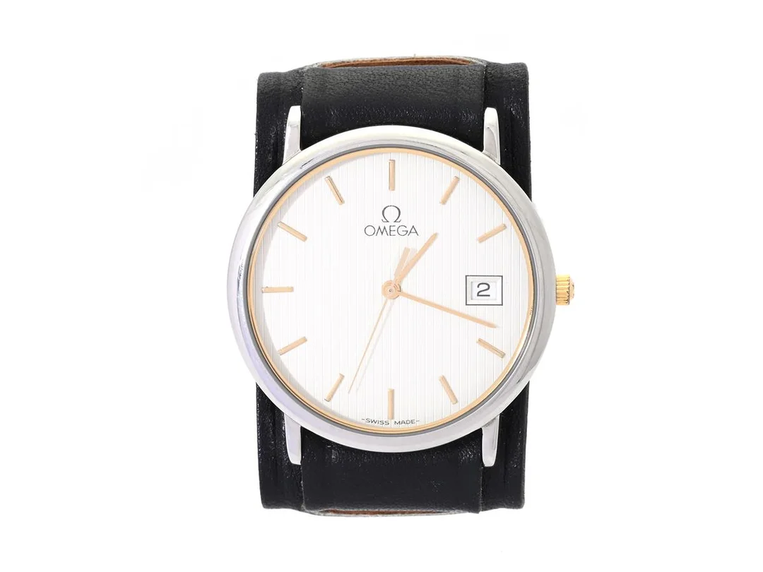 OMEGA, De Ville, "Ille de France", Cal 1430, Serie nr. 50951611, Ref nr. ST 196.0312.1, Boett nr. 196.0312.1 (LL), herrur, 32,5 mm, stål, quartz, safirglas, datum, läderband, ca 1986. — Klockor/Omega — Kaplans