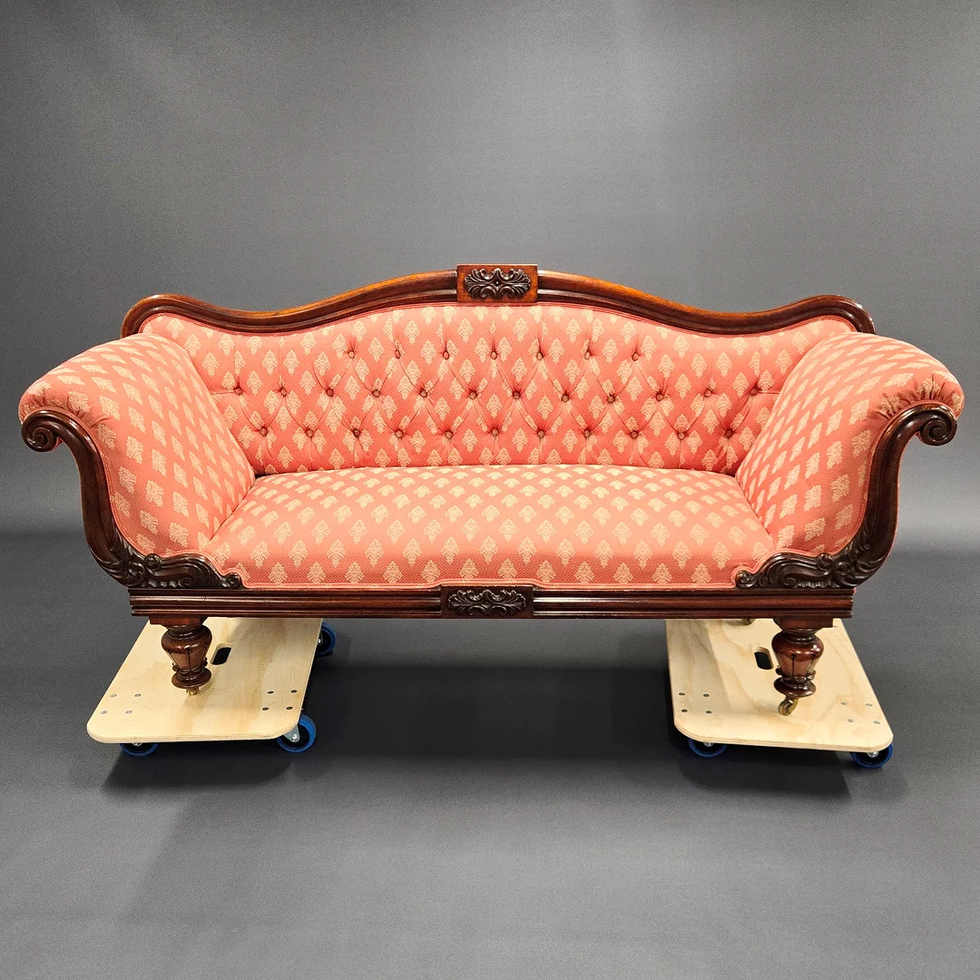 19TH CENTURY MAHOGANY COUCH. — Sofas & Seatings — Chalkwell Auctions