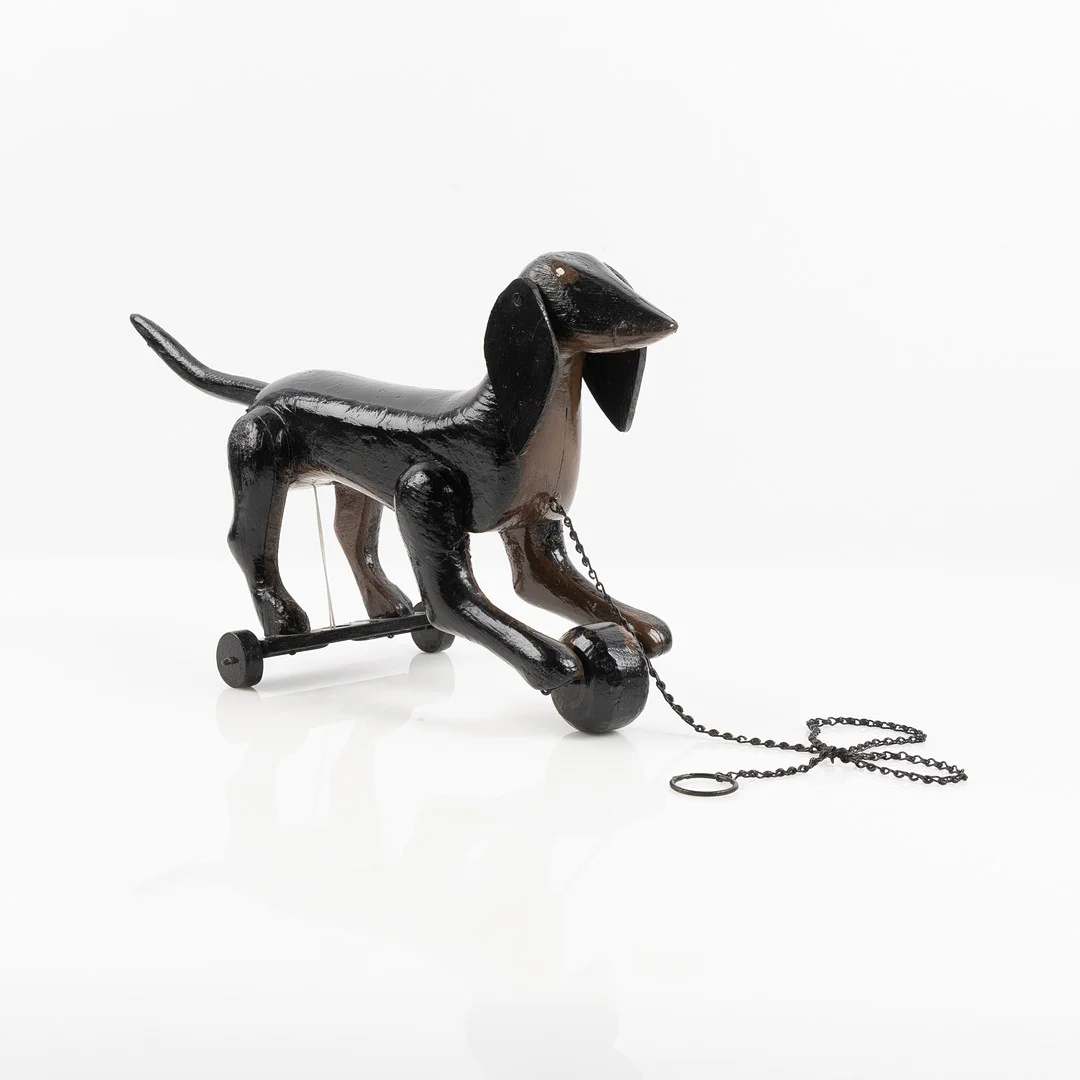DRAGLEKSAK, "Hund", sekelskiftet 18/1900. — Toys — Stockholms Auktionsverk Helsingborg