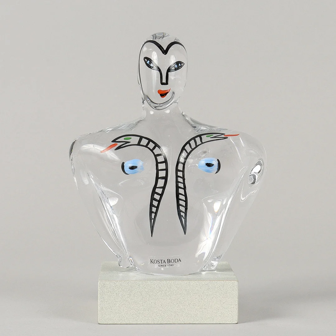 ULRICA HYDMAN-VALLIEN. "Husgud", konstglas, Kosta-Boda. — Art glass — Karlstad Hammarö Auktionsverk