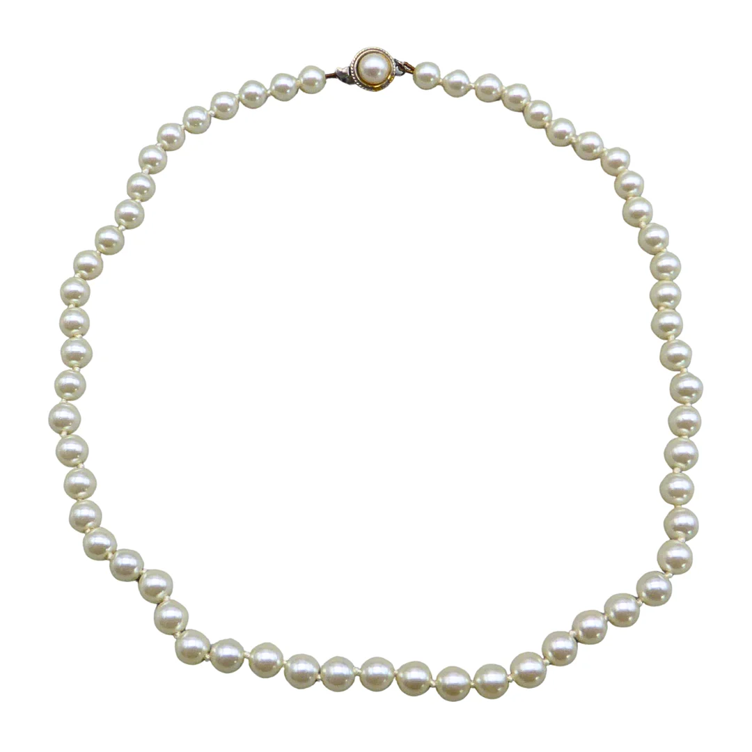 EINREIHIGE PERLENKETTE MIT STECKVERSCHLUSS. — Necklace — Auktionshaus Stuber's Hammerschlag