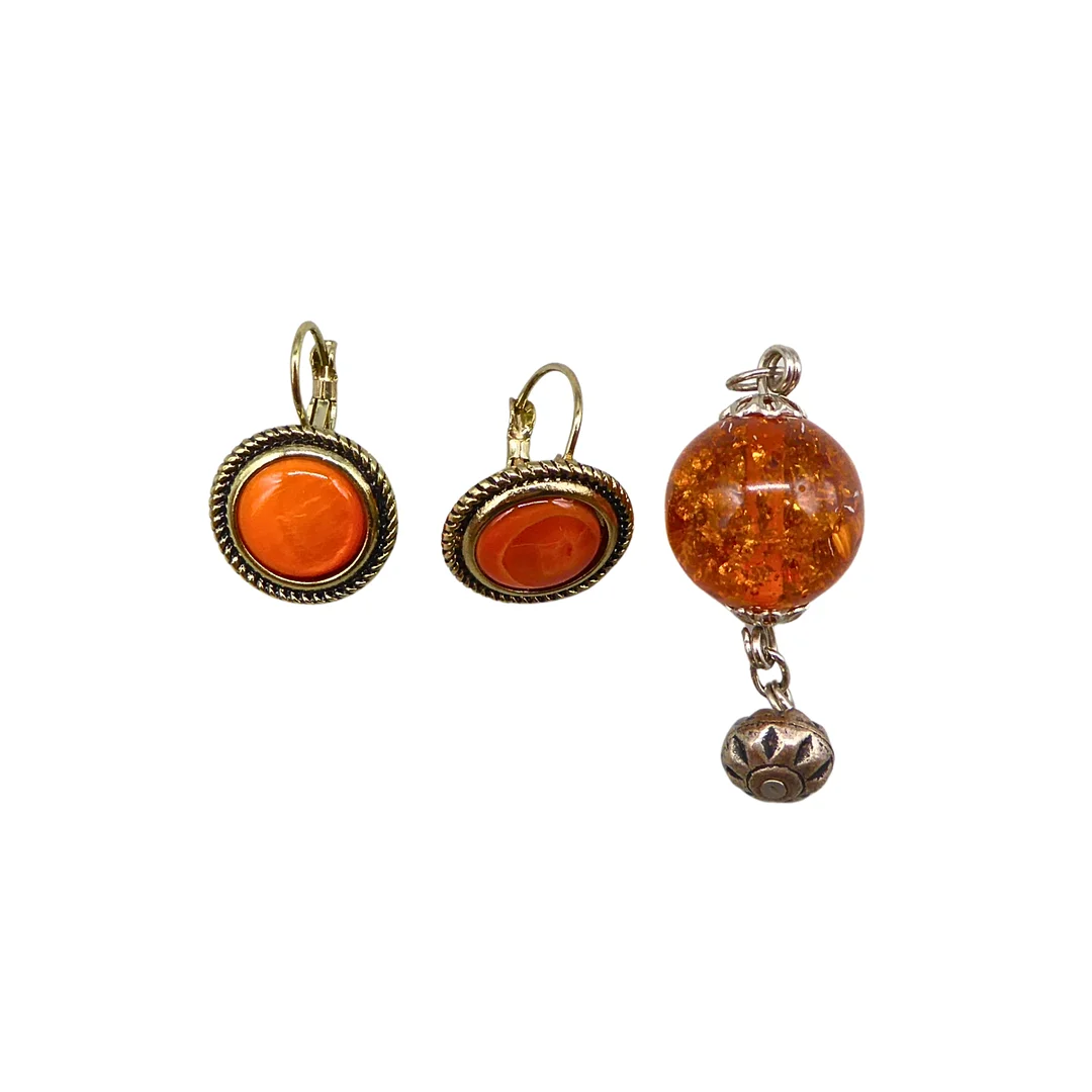 OHRRINGE UND ANHÄNGER MIT ORANGEFARBENEN STEINEN. — Jewellery — Auktionshaus Stuber's Hammerschlag