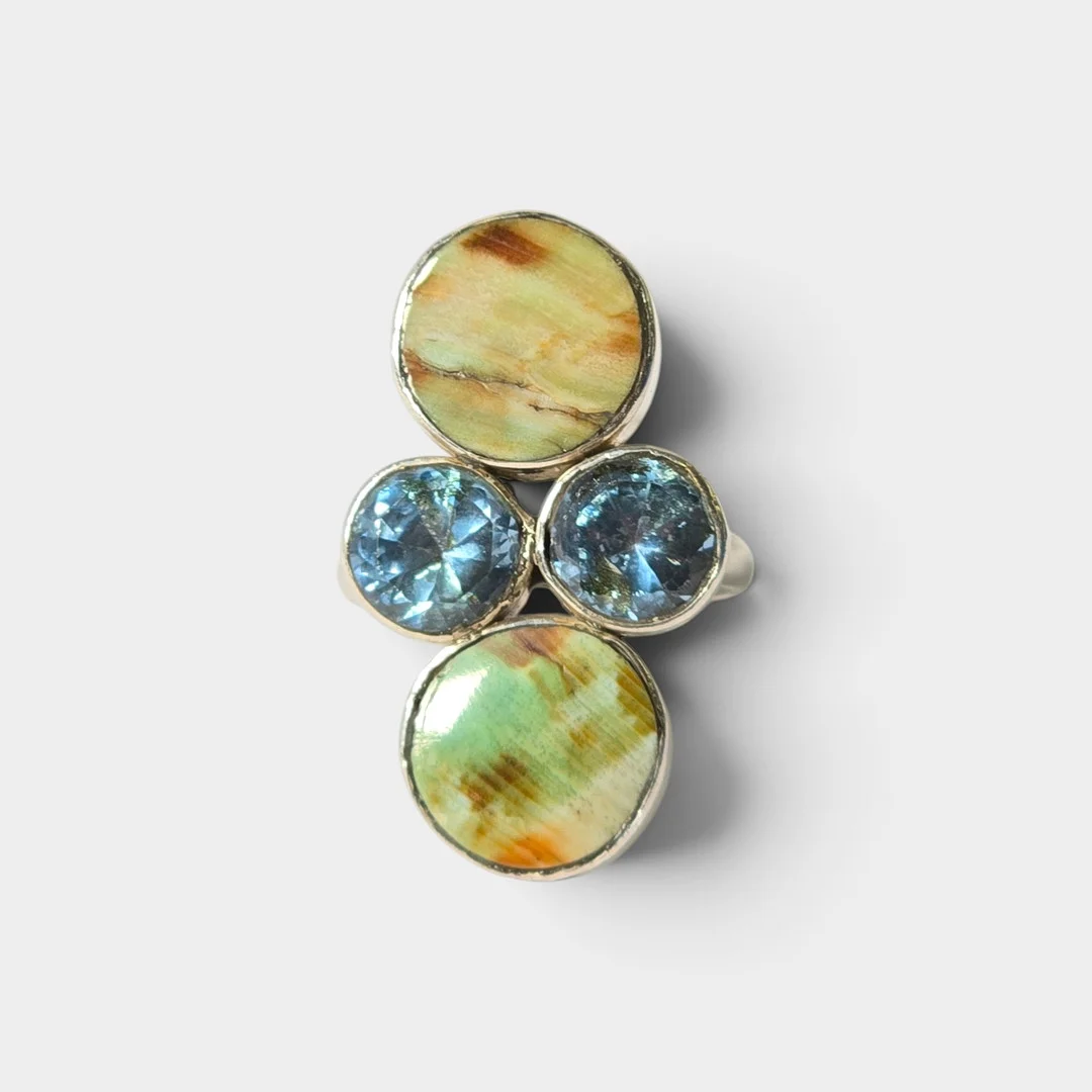 Anillo en plata con topacios y piedras semipreciosas. — Rings — Barcelona Auctions