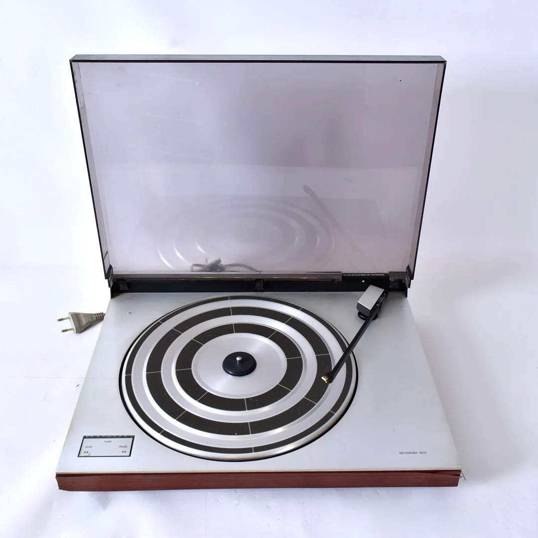 SKIVSPELARE, Bang & Olufsen Beogram 1102, Danmark. — Modern consumer electronics — Halmstads Auktionskammare